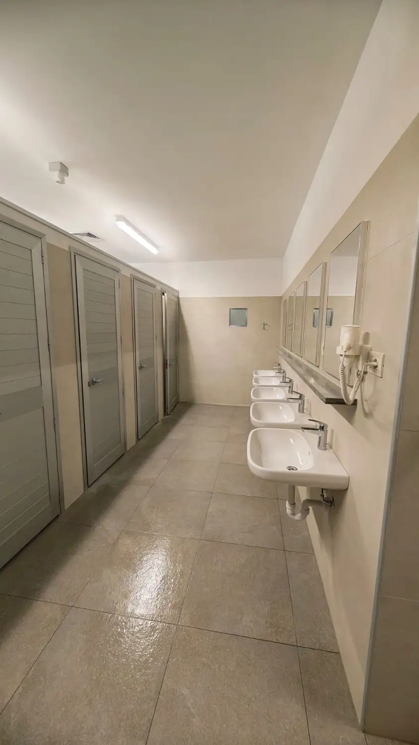 Campeggio Valbondione Bagni Ristrutturati 3